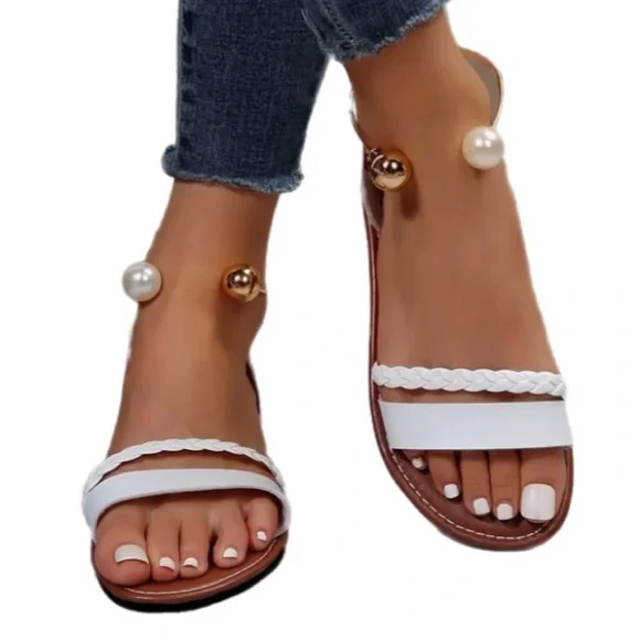 NWT Women’s Sandals with Pearl Ankle Accent - Picture 2 of 2